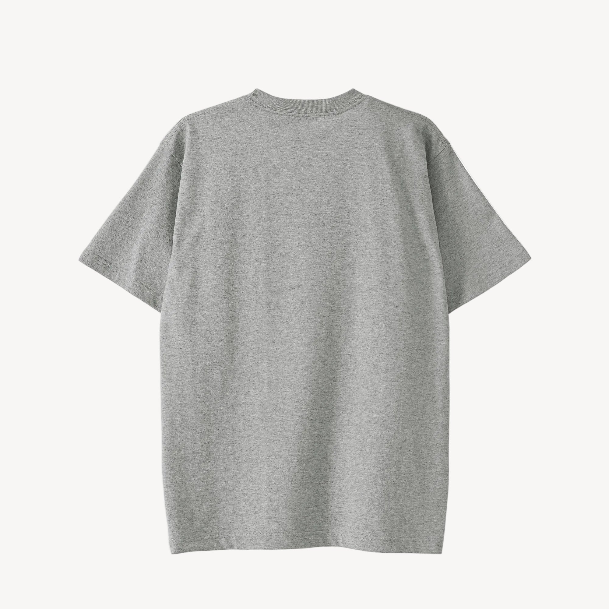 Collis FelixのグレーのTシャツを背面から撮影した商品画像。ロゴやプリントのないシンプルなデザイン。