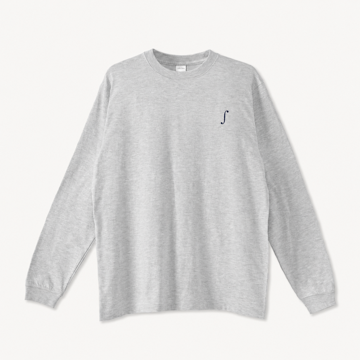 Collis FelixのグレーのロングスリーブTシャツを正面から撮影した商品画像。左胸にネイビーのブランドロゴが入っている。