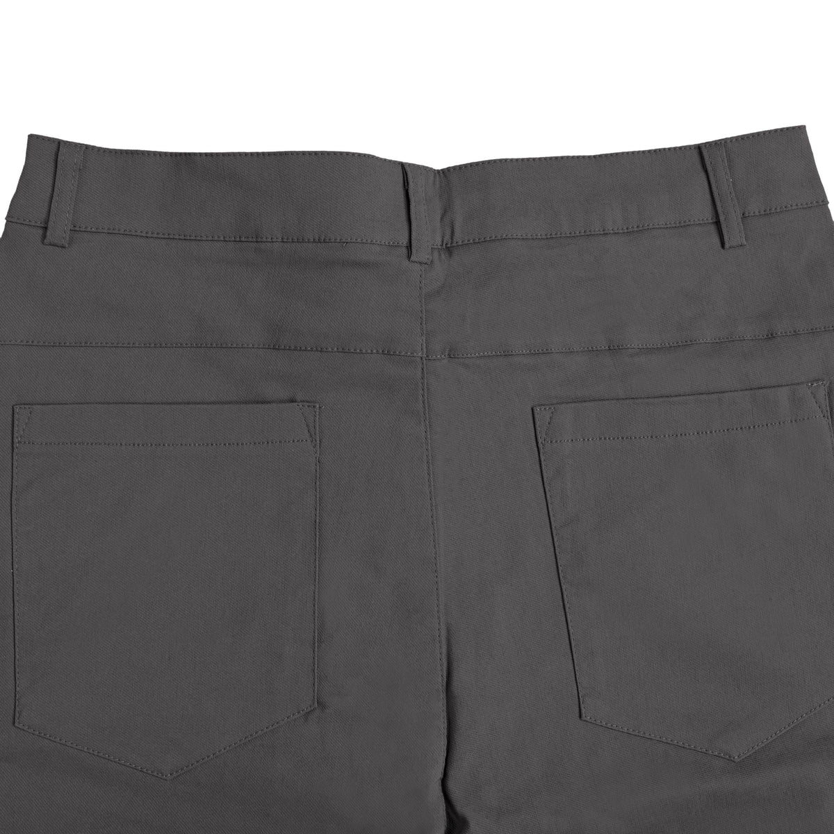 Collis Felix（コリス フィリックス）のチャコールグレーのストレッチパンツのバックポケット部分。左右のポケットとベルトループが見えるディテール画像。