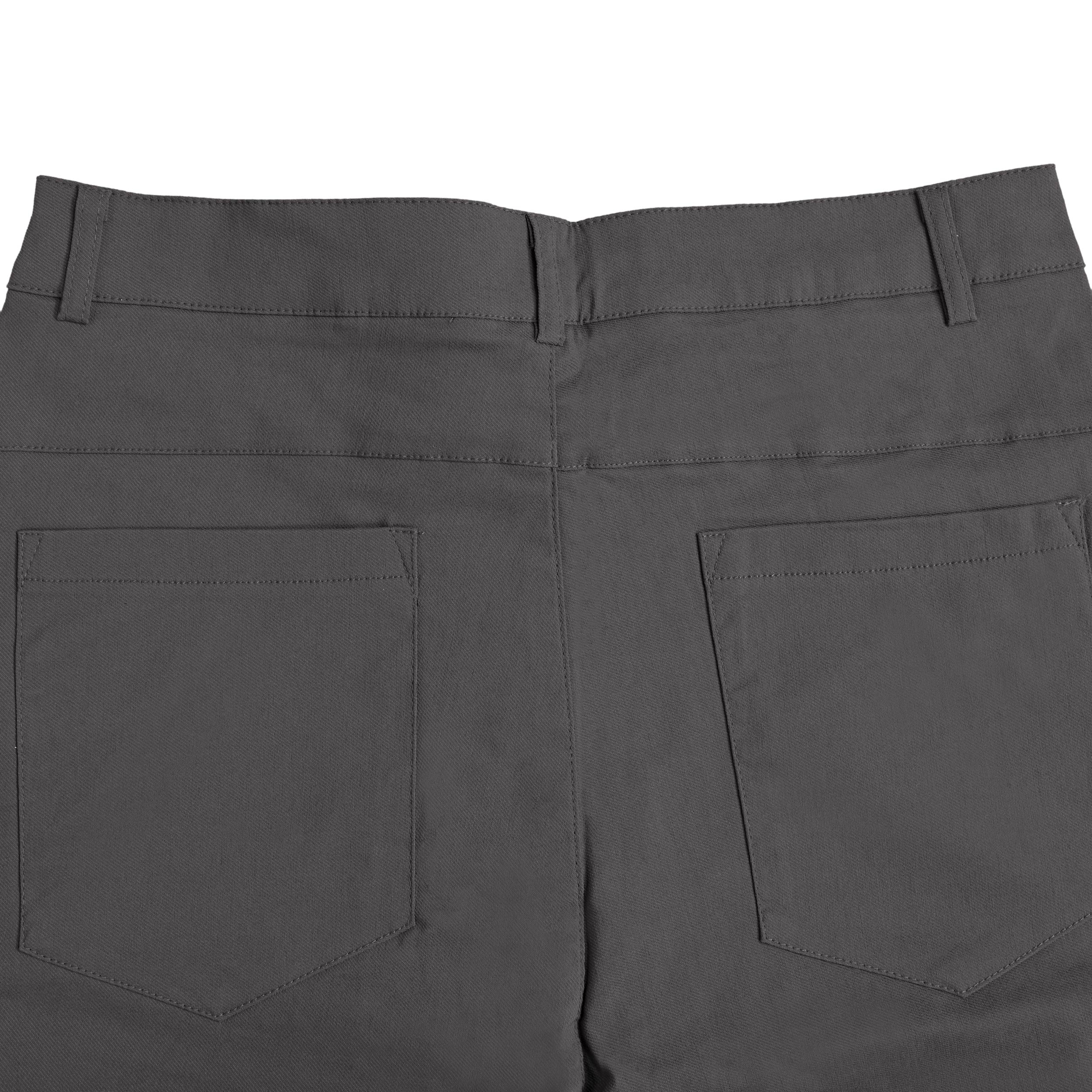 Collis Felix（コリス フィリックス）のチャコールグレーのストレッチパンツのバックポケット部分。左右のポケットとベルトループが見えるディテール画像。